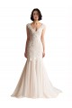 Acquista Avorio & Champagne Stile sirena Scollatura a V Sweep treno Tulle Abiti da sposa