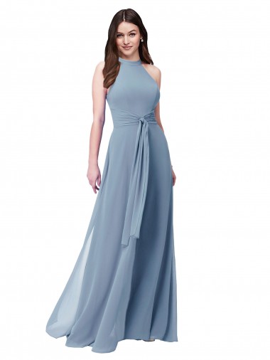 Acquista Blu polveroso Linea A Capestro Alto Collo Chiffona Lunga Abiti da damigella donore