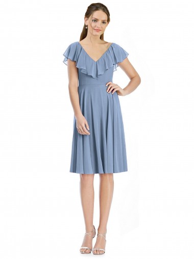 Acquista Blu polveroso Linea A Scollatura a V Al ginocchio cocktail Chiffona Corto Abiti da damigella donore