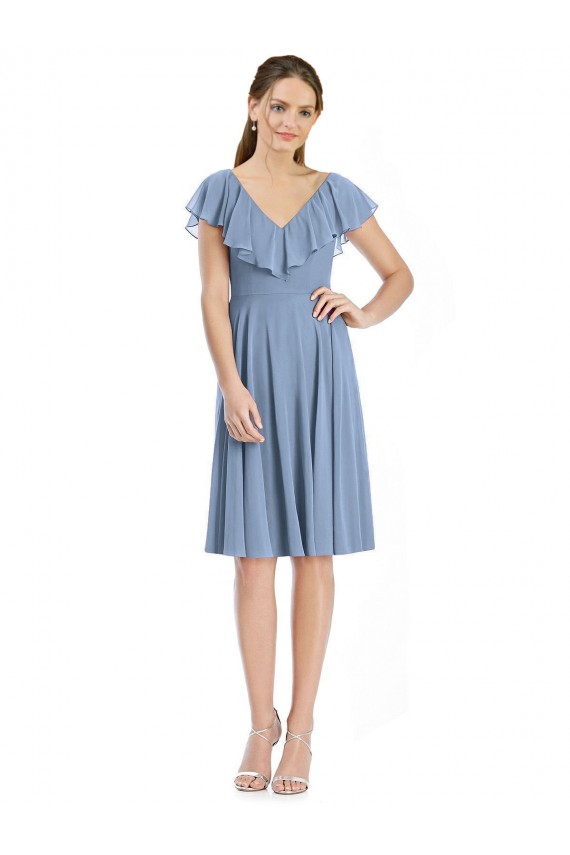 Acquista Blu polveroso Linea A Scollatura a V Al ginocchio cocktail Chiffona Corto Abiti da damigella donore