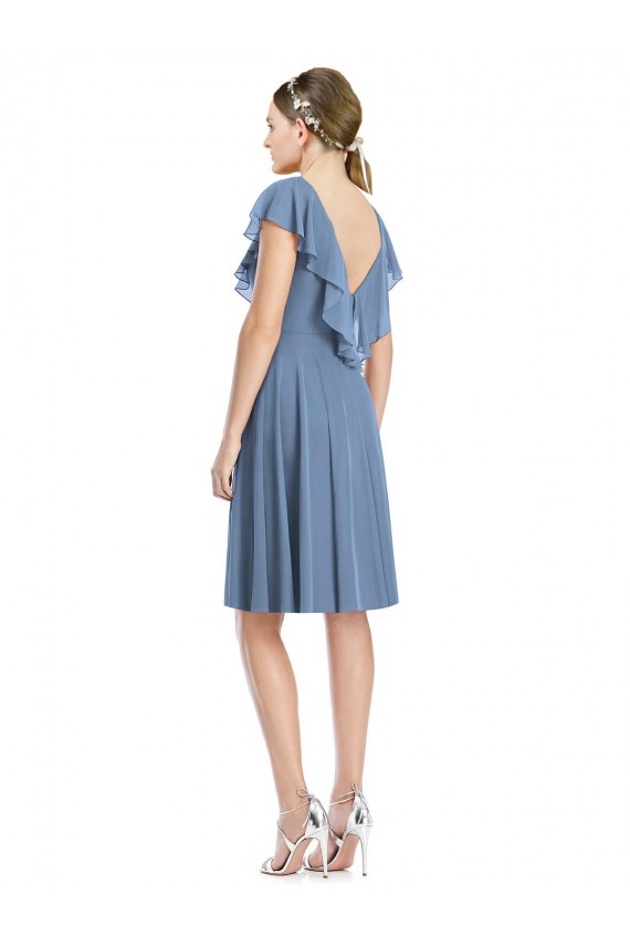 Acquista Blu polveroso Linea A Scollatura a V Al ginocchio cocktail Chiffona Corto Abiti da damigella donore