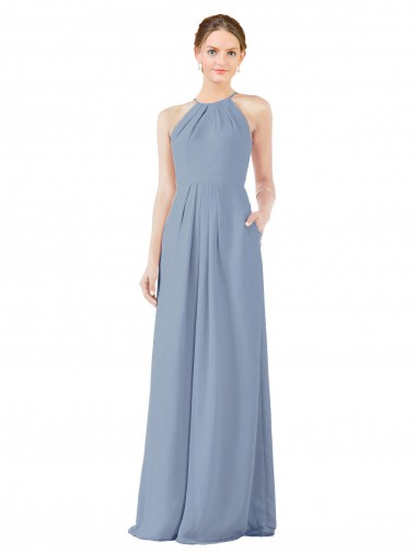 Acquista Blu polveroso Tubino Capestro Alto Collo Chiffona Lunga Abiti da damigella donore
