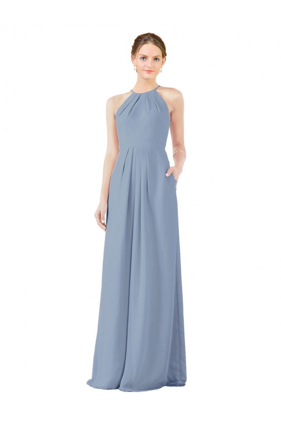 Acquista Blu polveroso Tubino Capestro Alto Collo Chiffona Lunga Abiti da damigella donore
